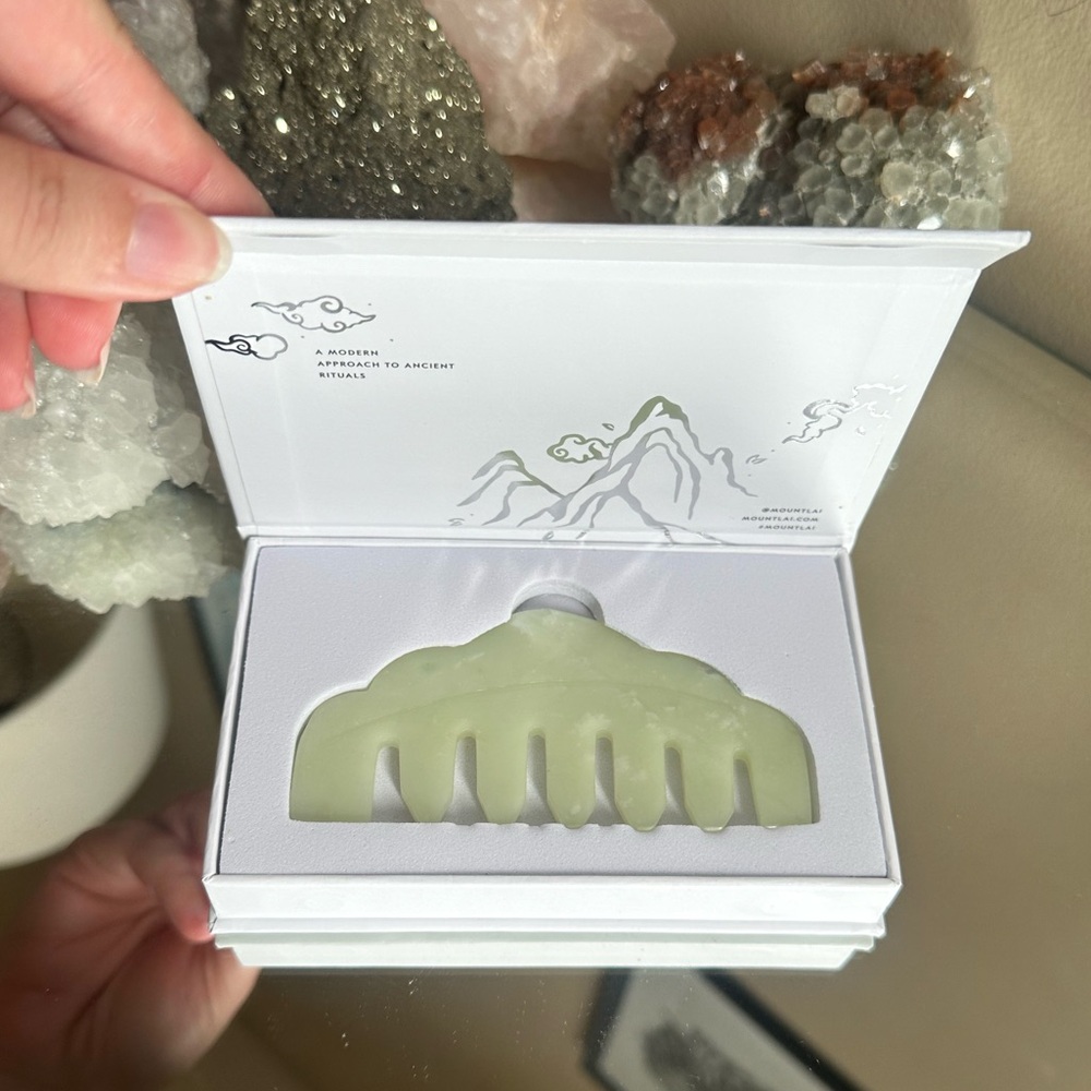 Mount Lai Jade Hair Comb